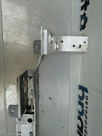 Фотография детали AA045494; Кронштейн крепления фары правый (J8A200296АC) для Land Rover Range Rover Velar L560 (2017 - 2023)/БУ; Оригинал; Р0, Хорошее; . Фото номер 10