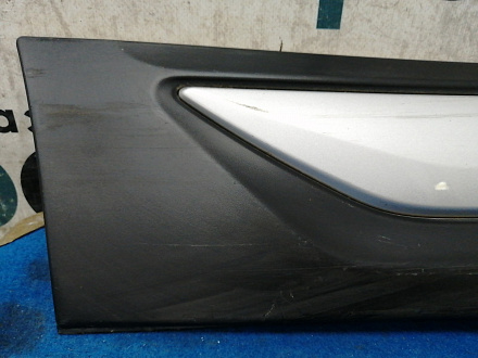 AA031169; Накладка задней правой двери (5757A410) для Mitsubishi Outlander/БУ; Оригинал; Р1, Мелкий дефект; 