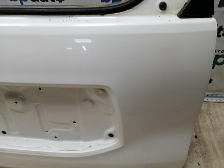 AA045270; Крышка багажника (67005-60F50) для Toyota Land Cruiser Prado 150 (2010 — 2013)/БУ; Оригинал; Р2, Удовлетворительное; 