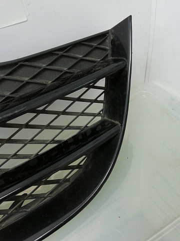 Фотография детали AA001058; Решетка переднего бампера L, v10 (420807683) для Audi R8 I (2007-2012)/БУ; Оригинал; Р0, Хорошее; . Фото номер 4