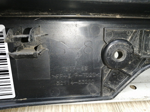 Фотография детали AA045186; Площадка под номер (52114-53220) для Lexus IS II рест.2 (2010 - 2013)/БУ; Оригинал; Р1, Мелкий дефект; . Фото номер 14