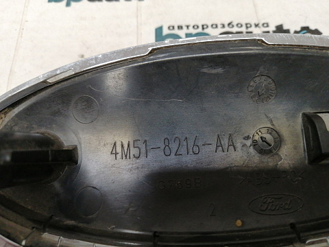 Фотография детали AA038057; Эмблема на решетку радиатора (4M518216AA) для Ford Focus/БУ; Оригинал; Р0, Хорошее; . Фото номер 5