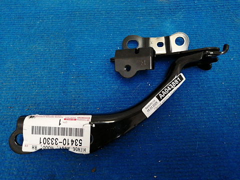 Фотография детали AA043881; Петля капота правая (53410-33301) для Toyota Camry 70 (2017 — 2021)/Нов; Оригинал; . Фото номер 1