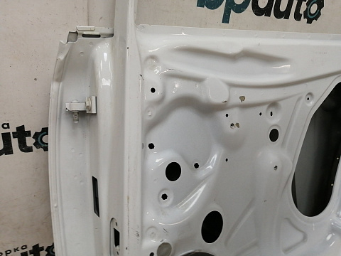 Фотография детали AA039795; Дверь задняя правая (60U 833 312) для Skoda Rapid/БУ; Оригинал; Р2, Удовлетворительное; . Фото номер 12