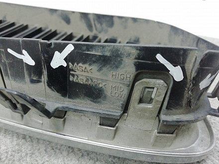 AA004500; Решетка радиатора левая, 12 перемычек (51137200727) для BMW 5 серия F10 F11/БУ; Оригинал; Р1, Мелкий дефект; 