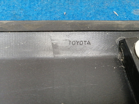 Фотография детали AA031509; Накладка на крышку багажника нижняя (76802-42130) для Toyota Rav4 40 рест. (2015 — 2019)/БУ; Оригинал; Р2, Удовлетворительное; . Фото номер 19