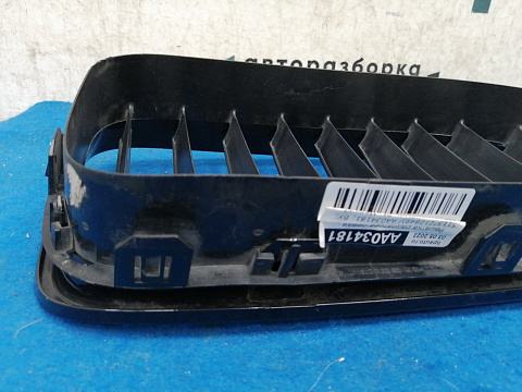 Фотография детали AA034181; Решетка радиатора левая (51137212849) для BMW 6 серия F06 F13 F12/БУ; Оригинал; Р1, Мелкий дефект; . Фото номер 7