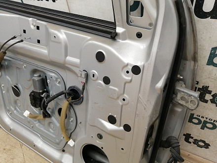 AA036754; Дверь передняя левая, стойка 45 см (H0101JD0M0) для Nissan Qashqai/БУ; Оригинал; Р1, Мелкий дефект; KY0, Серебро