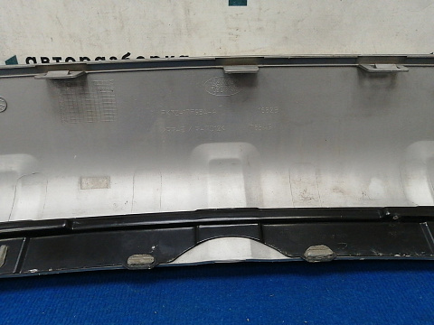 Фотография детали AA038728; Накладка заднего бампера (FK72-17F954-A) для Land Rover Discovery Sport I L550 (2014 - 2019)/БУ; Оригинал; Р1, Мелкий дефект; . Фото номер 8