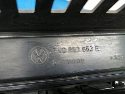 AA030416; Решетка радиатора (5N0853653E) для Volkswagen Tiguan I рест. (2011- 2016)/БУ; Оригинал; Р2, Удовлетворительное; 