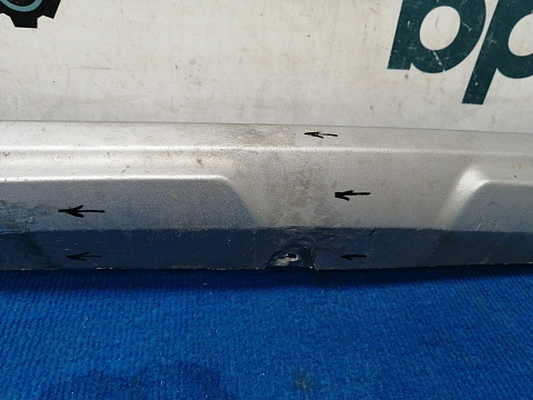 Фотография детали AA038919; Накладка переднего бампера (620720385R) для Renault Kaptur/БУ; Оригинал; Р1, Мелкий дефект; . Фото номер 4
