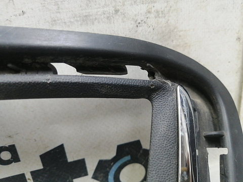 Фотография детали AA046342; Накладка ПТФ левая, с хромом (5G0853211F) для Volkswagen Golf/БУ; Оригинал; Р1, Мелкий дефект; . Фото номер 6