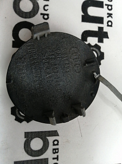 AA045665; Заглушка букс. крюка переднего бампера (8K0 807 241 C) для Audi A4 B8/БУ; Оригинал; Р1, Мелкий дефект; 