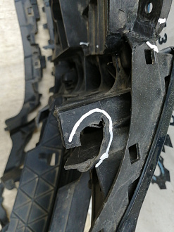 AA045533; Бампер передний; под паркт.; под омыват. (4L0 807 437 H) для Audi Q7 I рест. (2010-2015)/БУ; Оригинал; Р1, Мелкий дефект; 