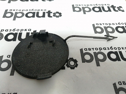 AA045669; Заглушка буксир. крюка переднего бампера (4G0 807 241) для Audi A6 C7/БУ; Оригинал; Р1, Мелкий дефект; 