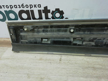 AA001360; Накладка передней правой двери, окрашенная (8U0 853 960 D) для Audi Q3 I (2011-2014)/БУ; Оригинал; Р0, Хорошее; 