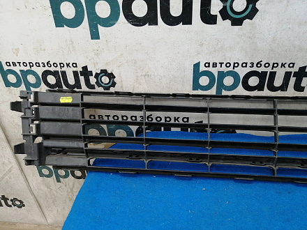 AA027774; Решетка переднего бампера (6RU853677C) для Volkswagen Polo V рест. Sedan (2015-2020)/БУ; Оригинал; Р0, Хорошее; 