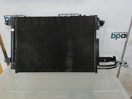 AA023261; Радиатор кондиционера (1K0 820 411 Q)/БУ; Оригинал; Р2, Удовлетворительное; 