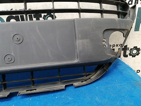 Фотография детали AA032267; Решетка переднего бампера (8A6117B968DB) для Ford Fiesta VI (2008-2013)/БУ; Неоригинал; Р1, Мелкий дефект; . Фото номер 4