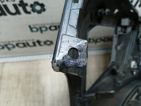 Фотография детали AA044842; Бампер передний; под паркт.; под омыват. (6400J511ZZ) для Mitsubishi Pajero Sport III рест. (2019-н.в.)/БУ; Оригинал; Р1, Мелкий дефект; . Фото номер 26