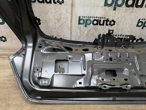 Фотография детали AA029806; Крышка багажника (1838957) для Ford Focus III Hatchback рест. (2015- 2019)/БУ; Оригинал; Р2, Удовлетворительное; . Фото номер 9
