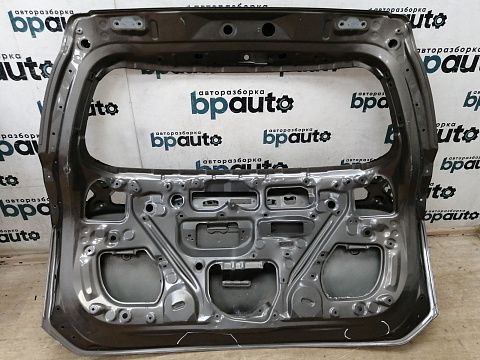Фотография детали AA043228; Крышка багажника (67005-42430) для Toyota Rav4 40 (2013 — 2015)/БУ; Оригинал; Р2, Удовлетворительное; . Фото номер 18