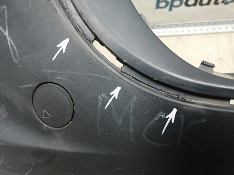 Фотография детали AA045734; Бампер передний; без паркт.; без омыват. (2E0807103) для Volkswagen Crafter (2006-2016)/БУ; Оригинал; Р1, Мелкий дефект; . Фото номер 9