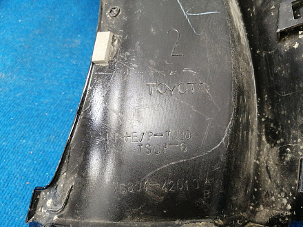 AA036033; Накладка крышки багажника верхняя левая (76804-42010) для Toyota Rav4/БУ; Оригинал; Р1, Мелкий дефект; 