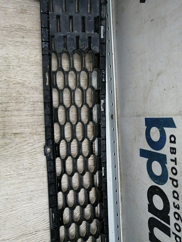 Фотография детали AA045512; Решетка переднего бампера (86522-A7000) для Kia Cerato III (2013-2016)/БУ; Оригинал; Р1, Мелкий дефект; . Фото номер 12