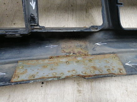 AA045297; Бампер передний; под паркт.; под омыват. (51117033694) для BMW 5 серия Е60 Е61/БУ; Оригинал; Р2, Удовлетворительное; 