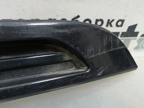 Фотография детали AA045579; Накладка переднего бампера левая (L8A2-17D750-AA) для Land Rover Range Rover Velar L560 (2017 - 2023)/БУ; Оригинал; Р1, Мелкий дефект; . Фото номер 2