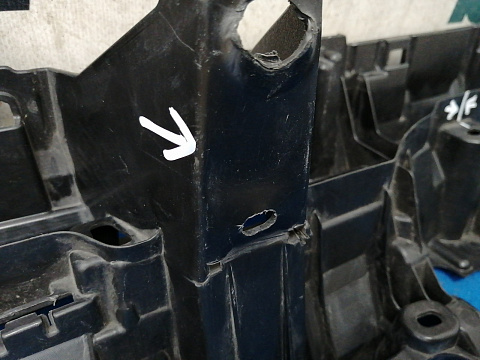 Фотография детали AA031083; Кронштейн переднего бампера центральный (53115-42010) для Toyota Rav4 50 (2019 -н.в.)/БУ; Оригинал; Р1, Мелкий дефект; . Фото номер 9