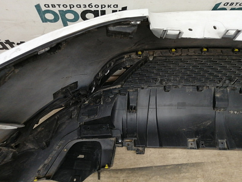 Фотография детали AA037373; Бампер передний; под паркт.; без омыват. (LK72-17F003-AAW) для Land Rover Discovery Sport I рест. L550 (2019 - н.в.)/БУ; Оригинал; Р1, Мелкий дефект; . Фото номер 17
