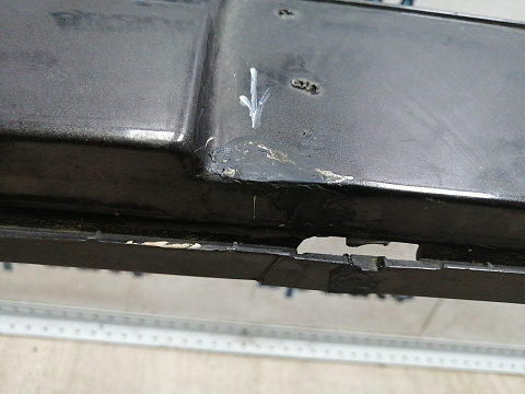 Фотография детали AA045822; Бампер передний; без паркт.; под омыват. (1K8807221F) для Volkswagen Scirocco (2009 - 2014)/БУ; Оригинал; Р2, Удовлетворительное; . Фото номер 8