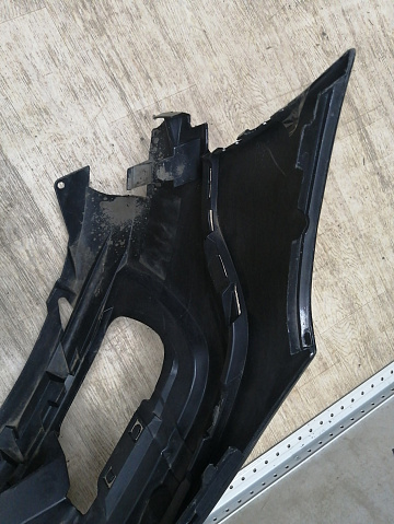 Фотография детали BA000050; Бампер передний; под омыват. (30678678) для Volvo XC70/БУ; Оригинал; Р1, Мелкий дефект; . Фото номер 17