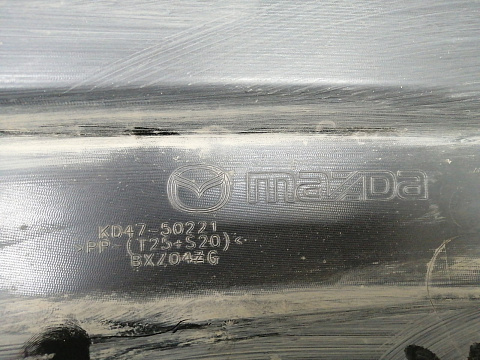 Фотография детали AA022410; Бампер задний; без паркт. (KD47-50221) для Mazda CX-5/БУ; Оригинал; Р1, Мелкий дефект; . Фото номер 15