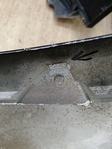 Фотография детали AA042239; Бампер задний, под хром молдинг; под паркт. (13368066) для Opel Astra J рест. HB 5D (2012 - 2015)/БУ; Оригинал; Р1, Мелкий дефект; . Фото номер 24