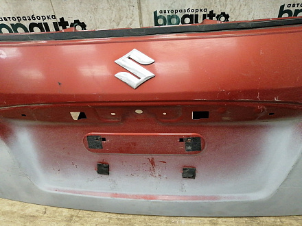 AA031433; Крышка багажника (69100-79J00) для Suzuki SX-4 (2006 — 2013)/БУ; Оригинал; Р1, Мелкий дефект; 