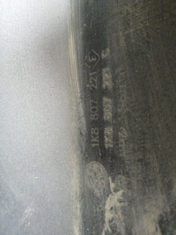 Фотография детали AA045822; Бампер передний; без паркт.; под омыват. (1K8807221F) для Volkswagen Scirocco (2009 - 2014)/БУ; Оригинал; Р2, Удовлетворительное; . Фото номер 26