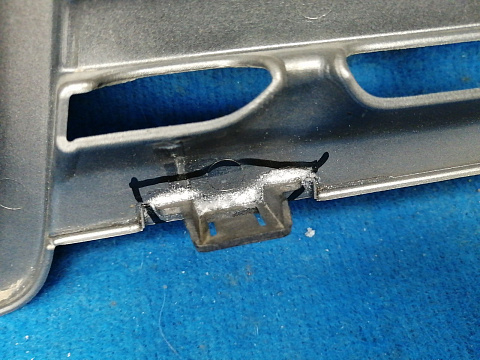 Фотография детали AA033312; Решетка радиатора (62310-JD000) для Nissan Qashqai I (2006-2010)/БУ; Оригинал; Р2, Удовлетворительное; . Фото номер 18