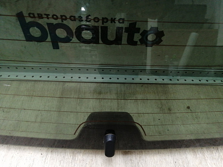 AA045272; Стекло крышки багажника (68105-60190)/БУ; Оригинал; Р1, Мелкий дефект; 