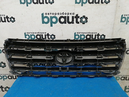 AA033275; Решетка радиатора (53101-60480) для Toyota Land Cruiser 200 (2008 — 2012)/БУ; Оригинал; Р2, Удовлетворительное; 