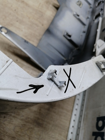 Фотография детали AA045372; Бампер передний, нижняя часть (76851-60020) для Toyota Land Cruiser 300 (2021- н.в.)/БУ; Оригинал; Р1, Мелкий дефект; . Фото номер 10