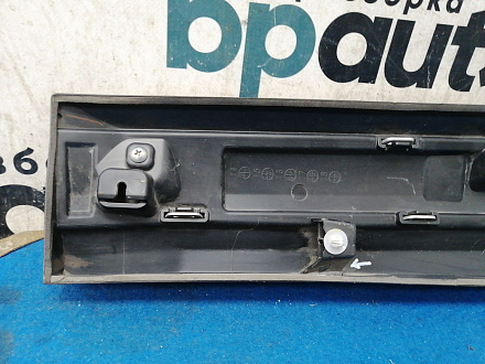 AA031161; Накладка задней правой двери (5757A410) для Mitsubishi Outlander/БУ; Оригинал; Р1, Мелкий дефект; 