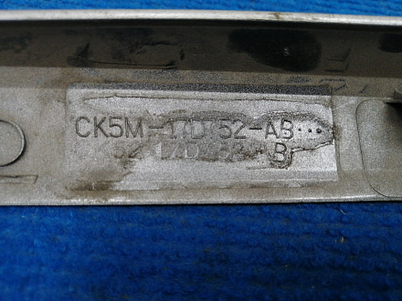 AA019760; Молдинг заднего бампера правый (CK52-17D752-AB) для Land Rover Range Rover/БУ; Оригинал; Р1, Мелкий дефект; 
