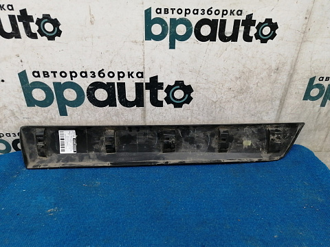 Фотография детали AA035988; Накладка на дверь задняя правая (31349598) для Volvo XC60 I (2008-2013)/БУ; Оригинал; Р1, Мелкий дефект; . Фото номер 6