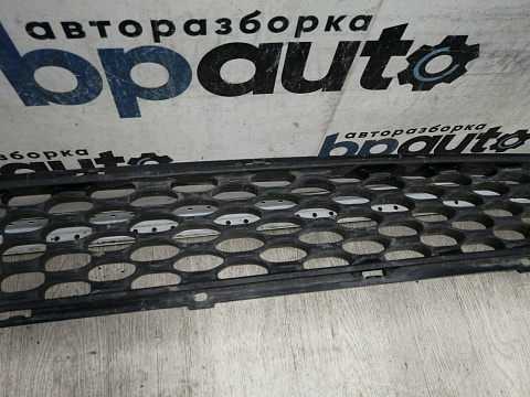 Фотография детали AA045512; Решетка переднего бампера (86522-A7000) для Kia Cerato III (2013-2016)/БУ; Оригинал; Р1, Мелкий дефект; . Фото номер 4