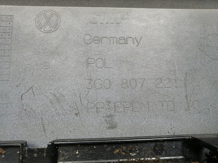 AA045819; Бампер передний; под паркт.; под омыват. (3G0807221) для Volkswagen Passat/БУ; Оригинал; Р1, Мелкий дефект; 