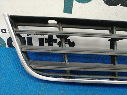 AA037766; Решетка переднего бампера (3C0853677) для Volkswagen Passat/БУ; Оригинал; Р2, Удовлетворительное; 
