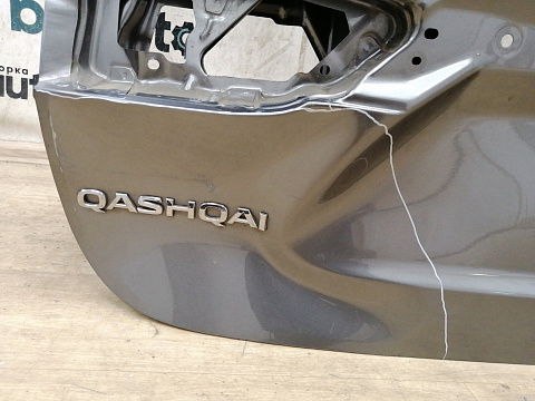 Фотография детали AA029868; Крышка багажника; без камер. (K01004EAAA) для Nissan Qashqai/БУ; Оригинал; Р3, Под восстановление; . Фото номер 3